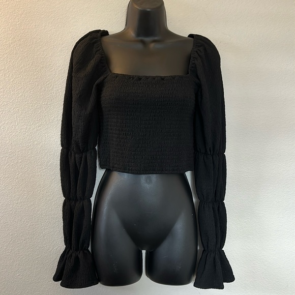 Forever 21 Black Square Neck Smocked Bubble Long Sleeve  Crop Top - Picture 2 of 9